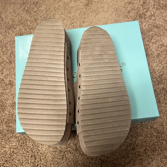 Kali Taupe platform slides by Steve Madden - Picture 5 of 6